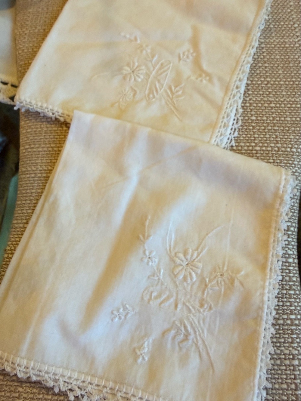 Vintage Embroidered White Linen Napkins/Hankerchiefs with Crochet Edging
